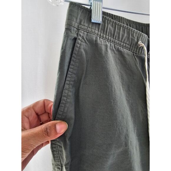Vuori  Ripstop Pant Olive Green Cropped Women's Pants
size Small - Picture 4 of 10
